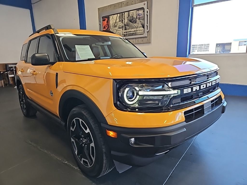 Used 2023 Ford Bronco Sport Outer Banks w/ Tech Package image 3