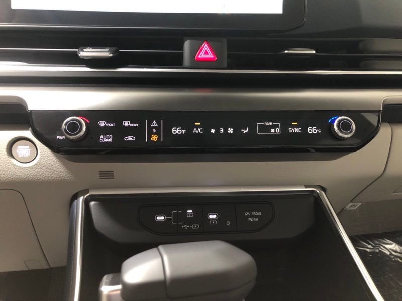 New 2026 Kia Carnival SX w/ SX Dark Edition Package image 34