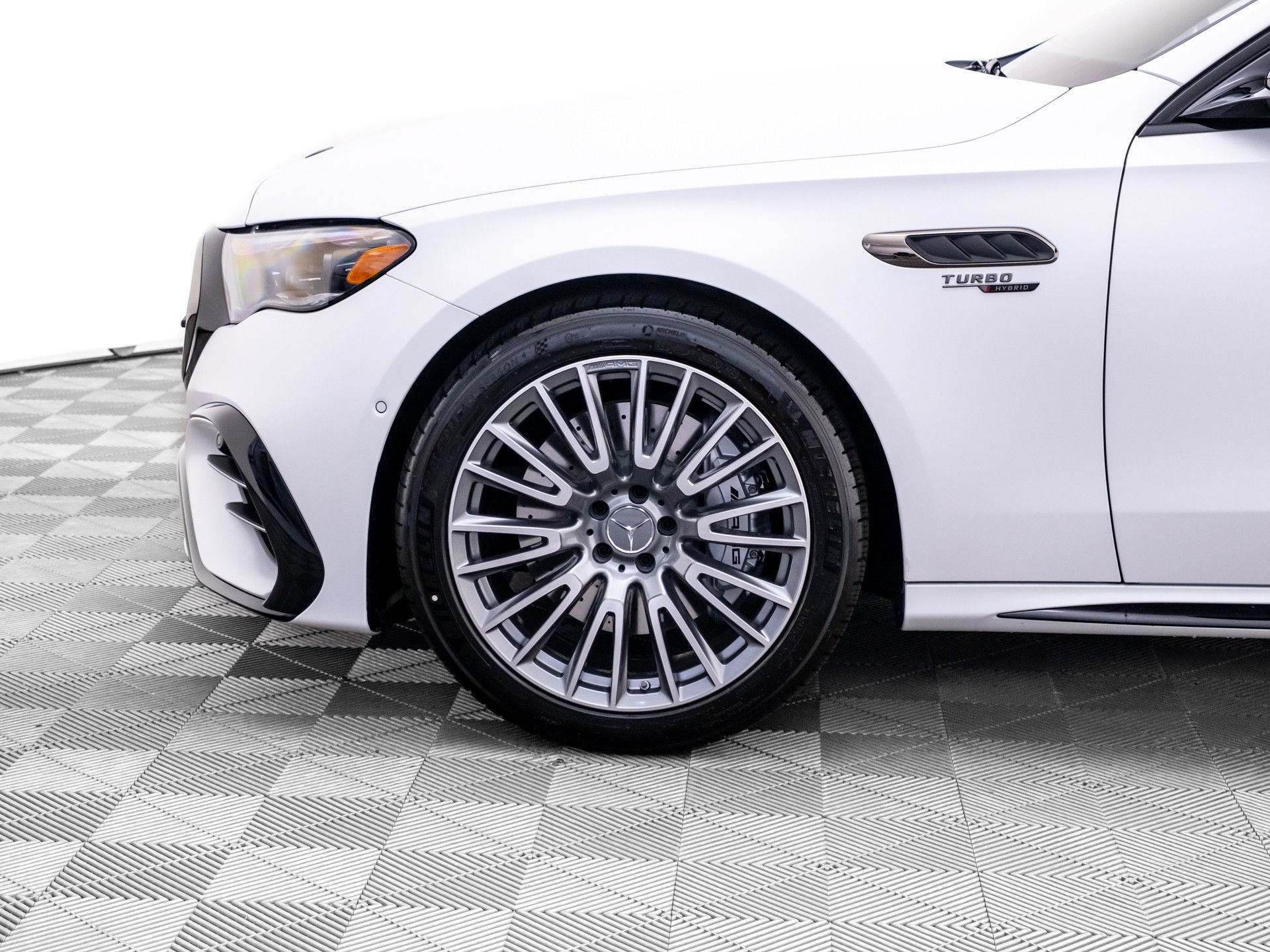 New 2026 Mercedes-Benz E 53 AMG e 4MATIC Sedan image 37