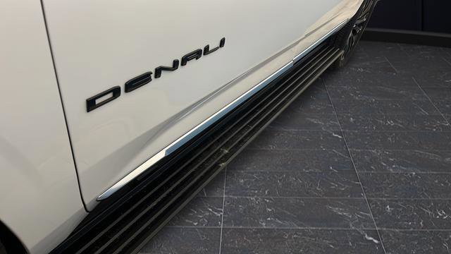 Used 2024 GMC Yukon XL Denali w/ Denali Reserve Package image 45