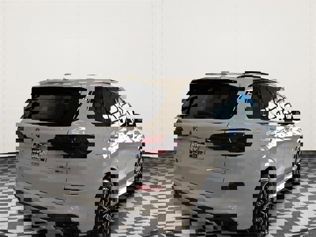 New 2026 BMW X5 xDrive50e image 4