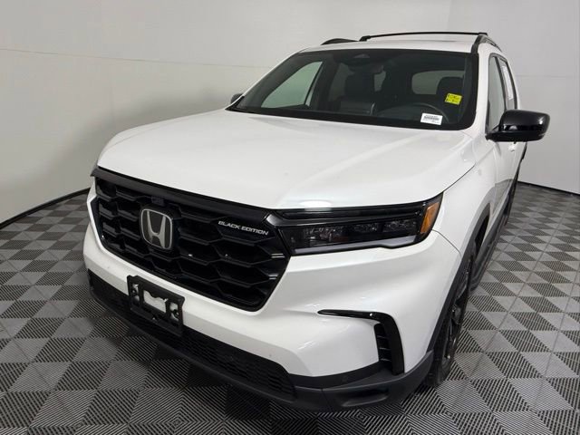 Used 2025 Honda Pilot Black Edition video 2