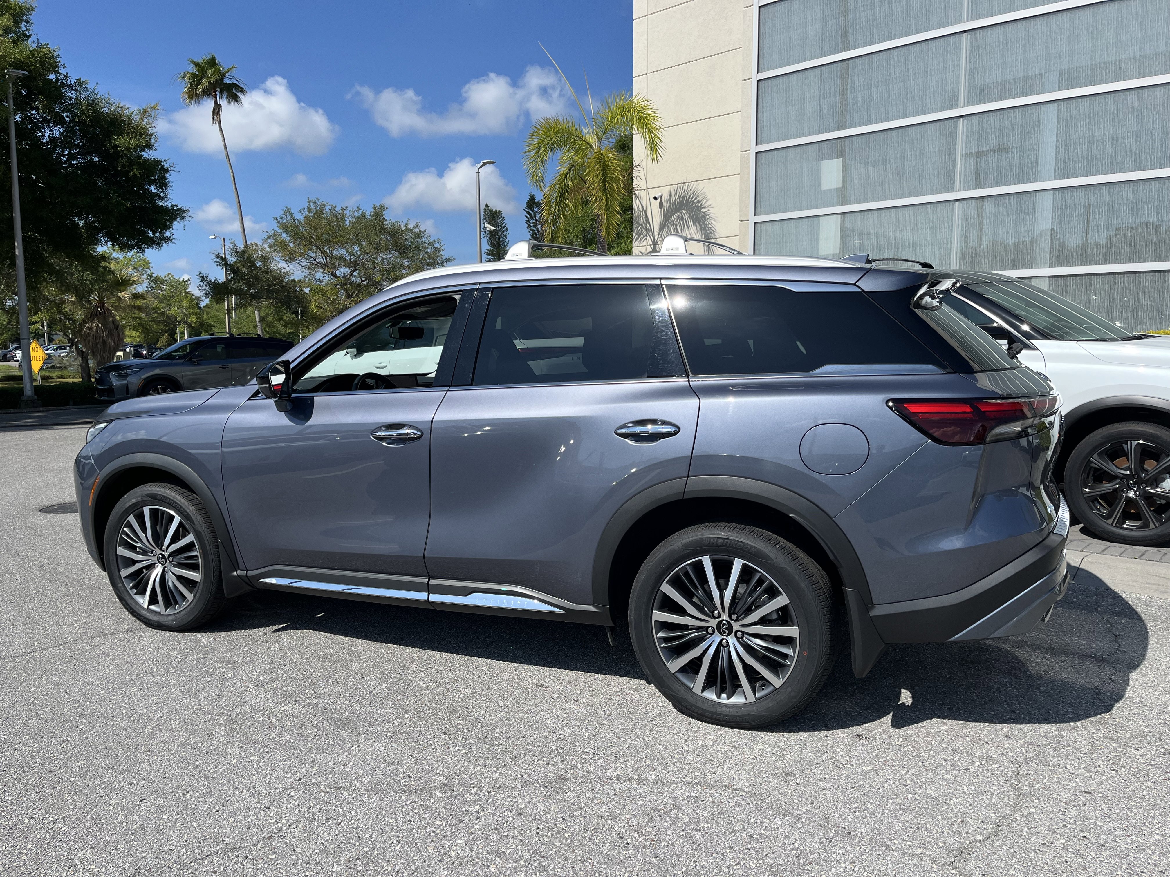 Certified 2023 INFINITI QX60 Sensory w/ Vision Package AWD/4WD image 7