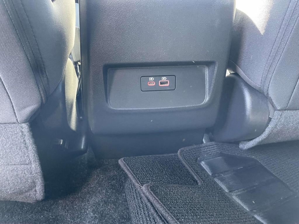 Used 2024 Nissan Frontier SV w/ Technology Package image 11