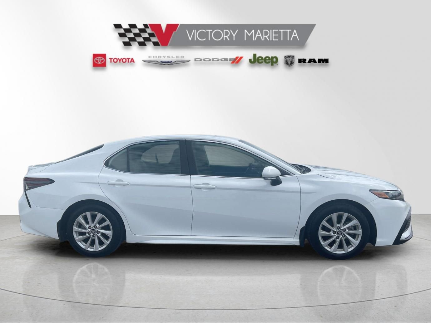 Used 2024 Toyota Camry SE FWD image 6