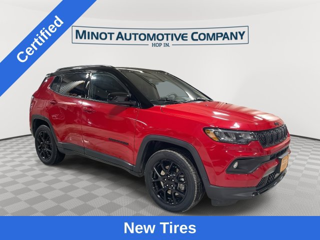 Certified 2023 Jeep Compass Latitude w/ Convenience Group AWD/4WD image 1