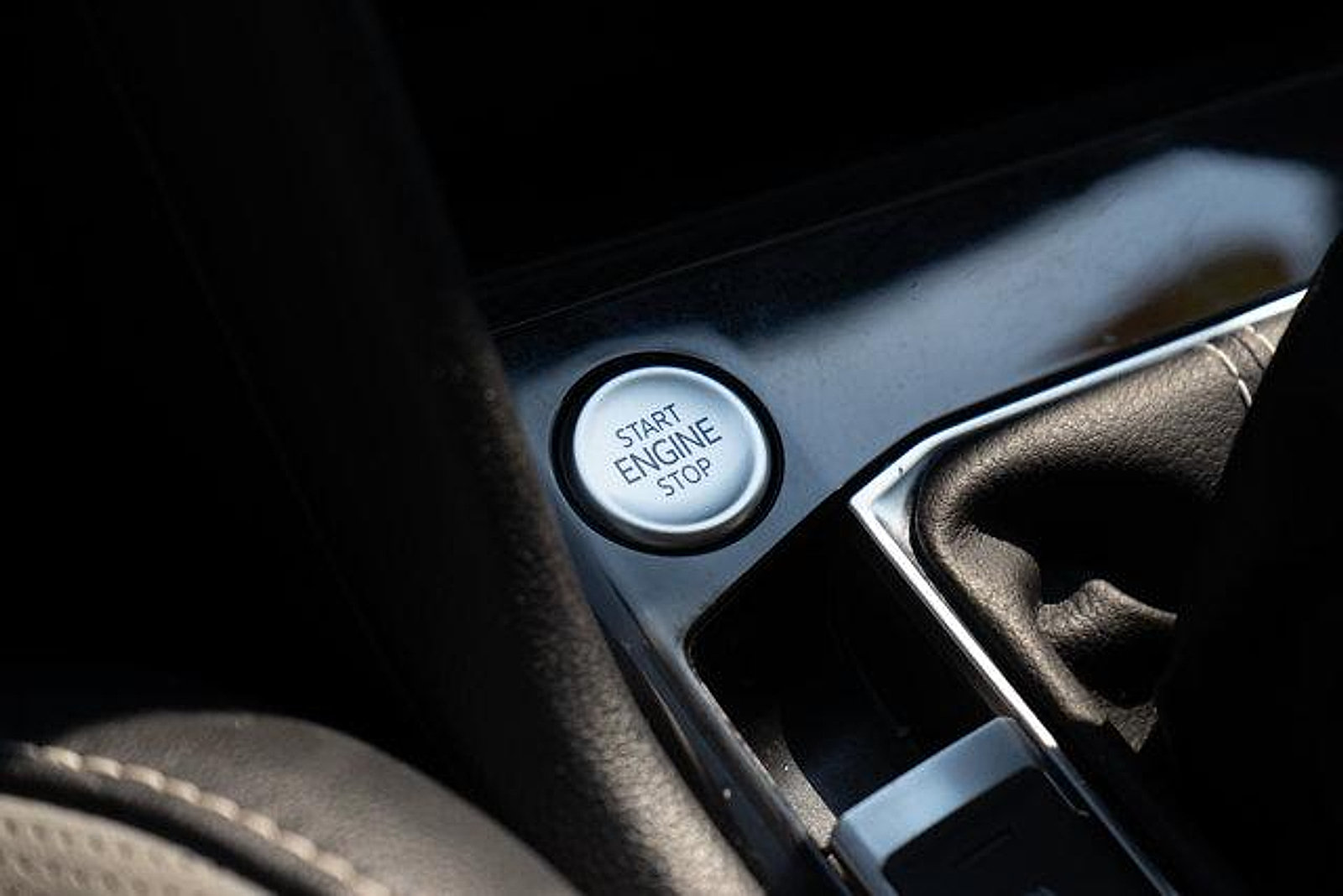 Certified 2023 Volkswagen Taos SEL AWD/4WD image 18