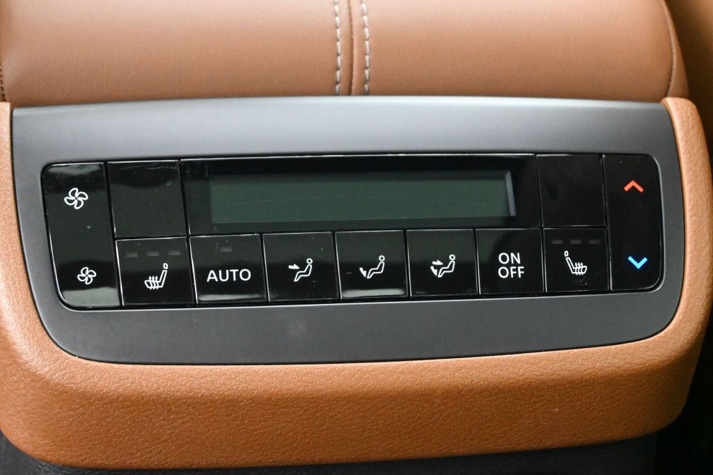 Used 2024 Nissan Pathfinder Platinum FWD image 20