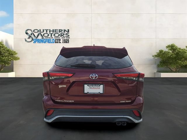 Used 2021 Toyota Highlander XSE AWD/4WD image 4
