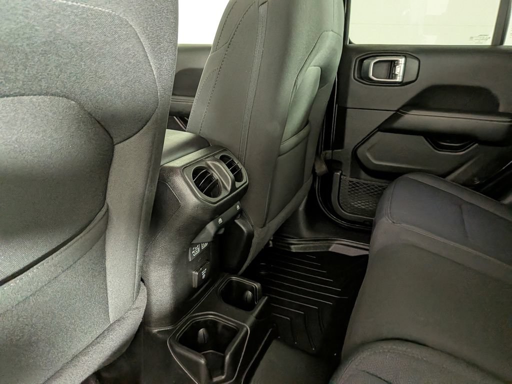 Certified 2023 Jeep Gladiator Overland AWD/4WD image 30