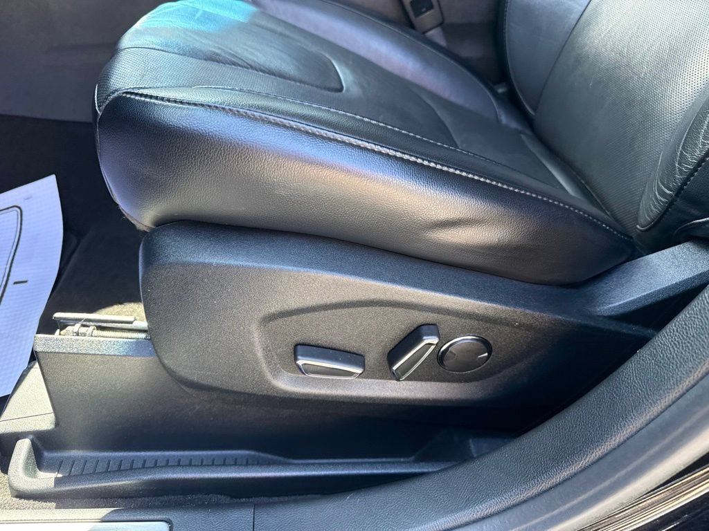 Used 2019 Ford Edge Titanium w/ Equipment Group 301A AWD/4WD image 19