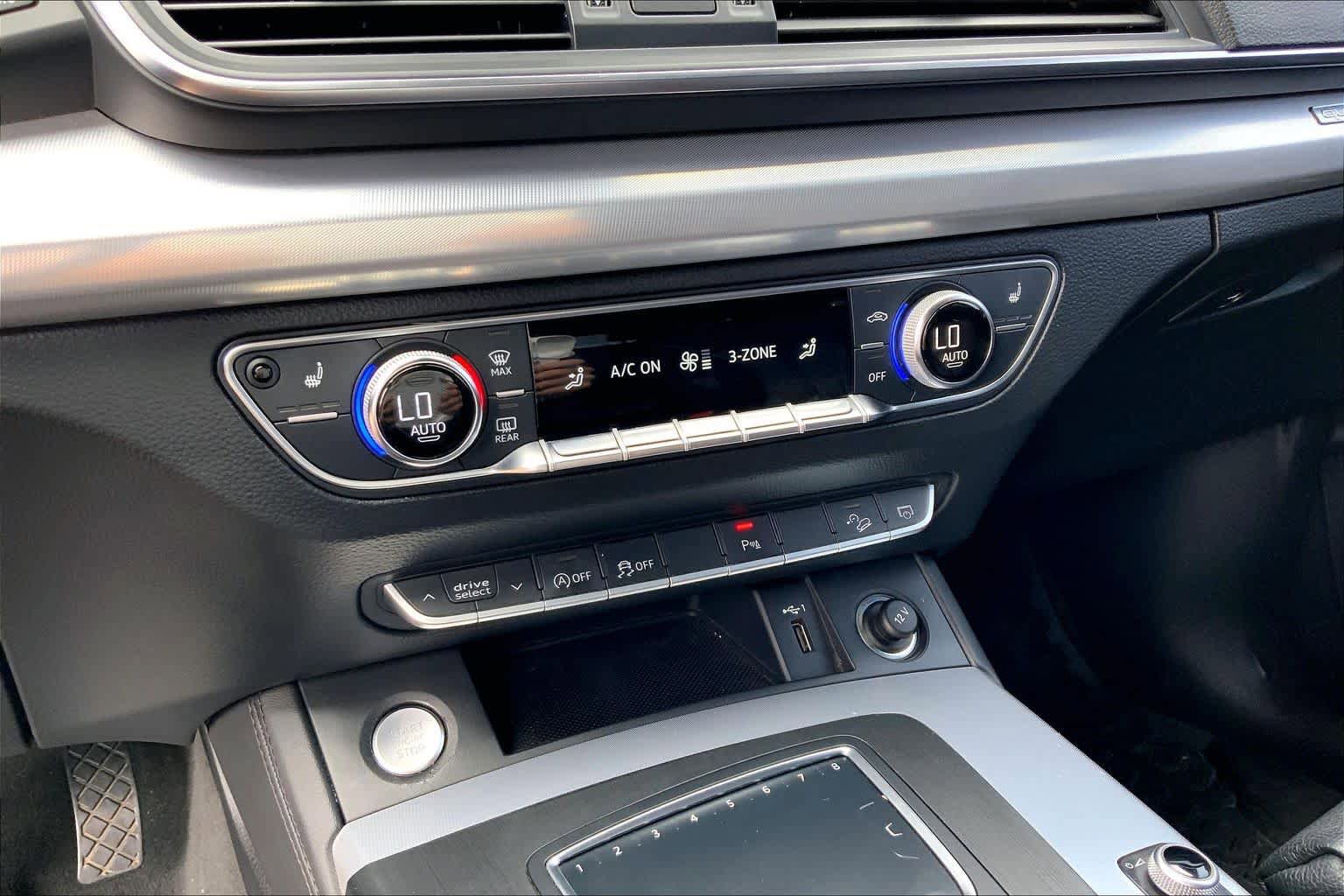 Used 2020 Audi Q5 2.0T Titanium Premium Plus w/ Premium Plus Package image 31