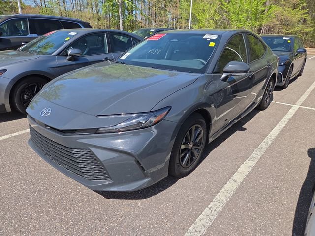 Used 2026 Toyota Camry LE image 8