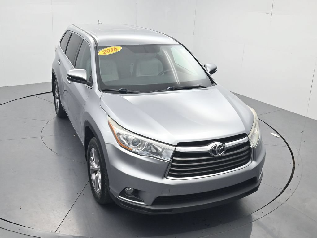 Used 2016 Toyota Highlander Plus AWD/4WD image 43