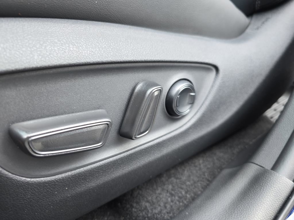 Used 2025 Toyota RAV4 Limited w/ Advanced Technology Package image 31