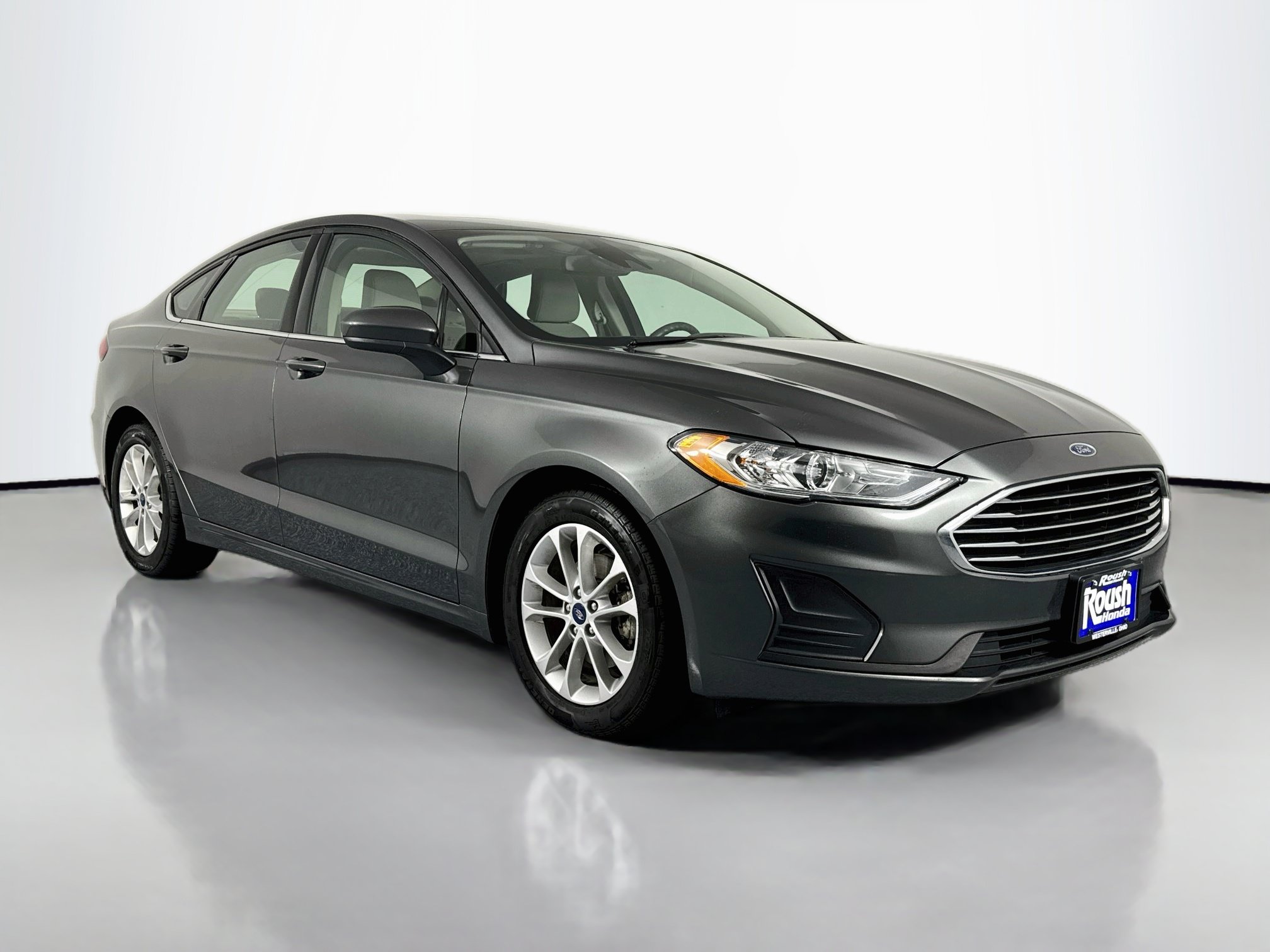Used 2019 Ford Fusion SE FWD image 3