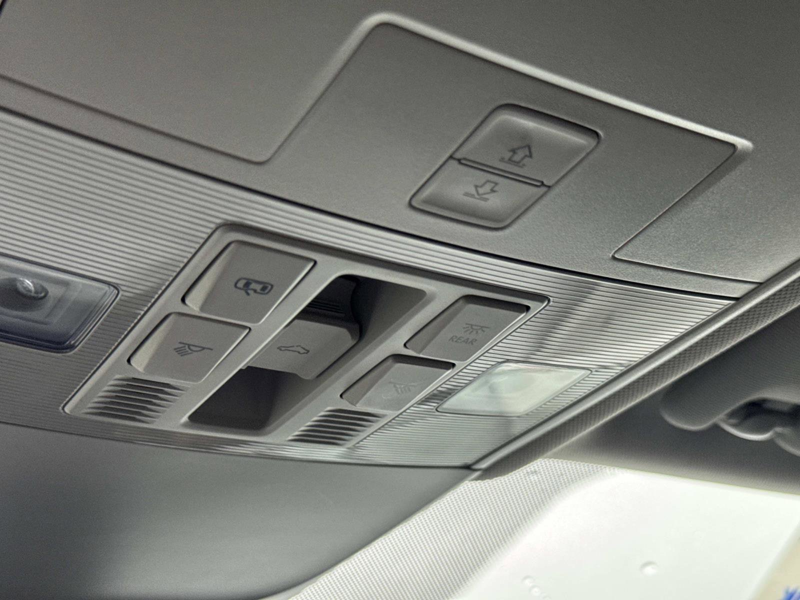 Certified 2023 Volkswagen Taos SEL image 28