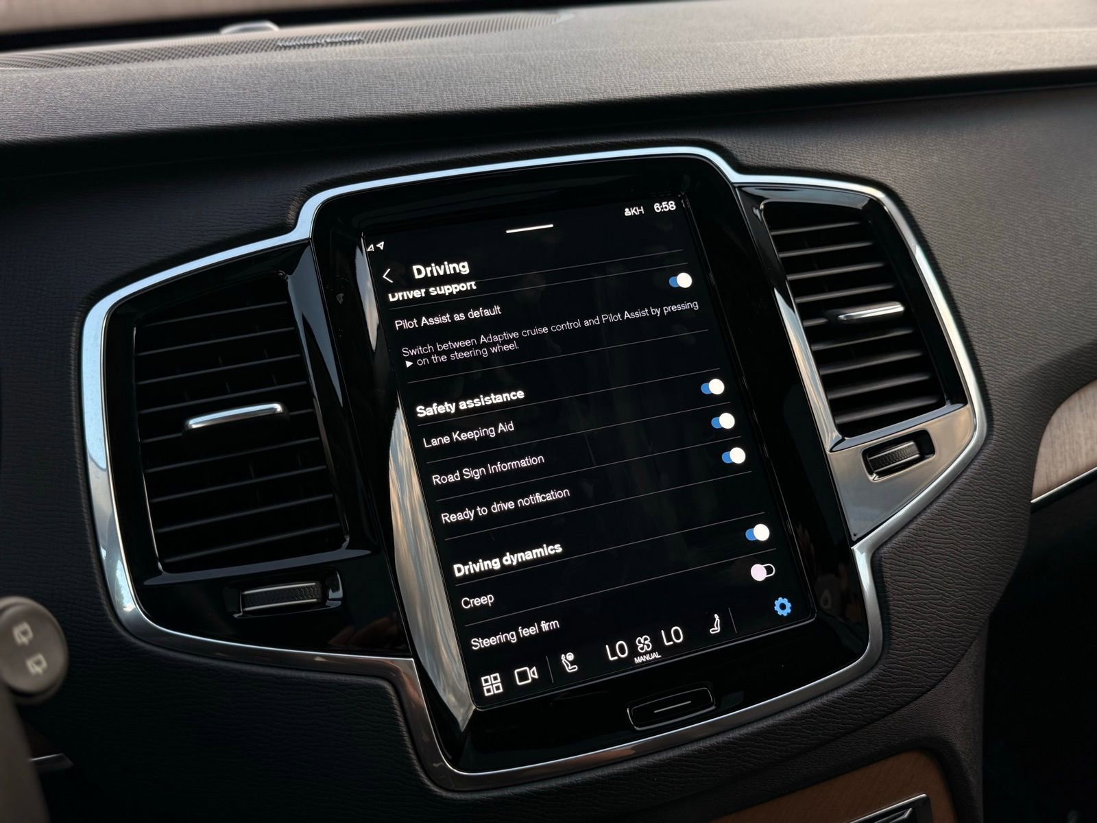 Used 2023 Volvo XC90 T8 Plus image 42