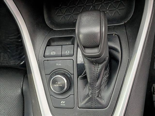 Used 2020 Toyota RAV4 XLE image 11