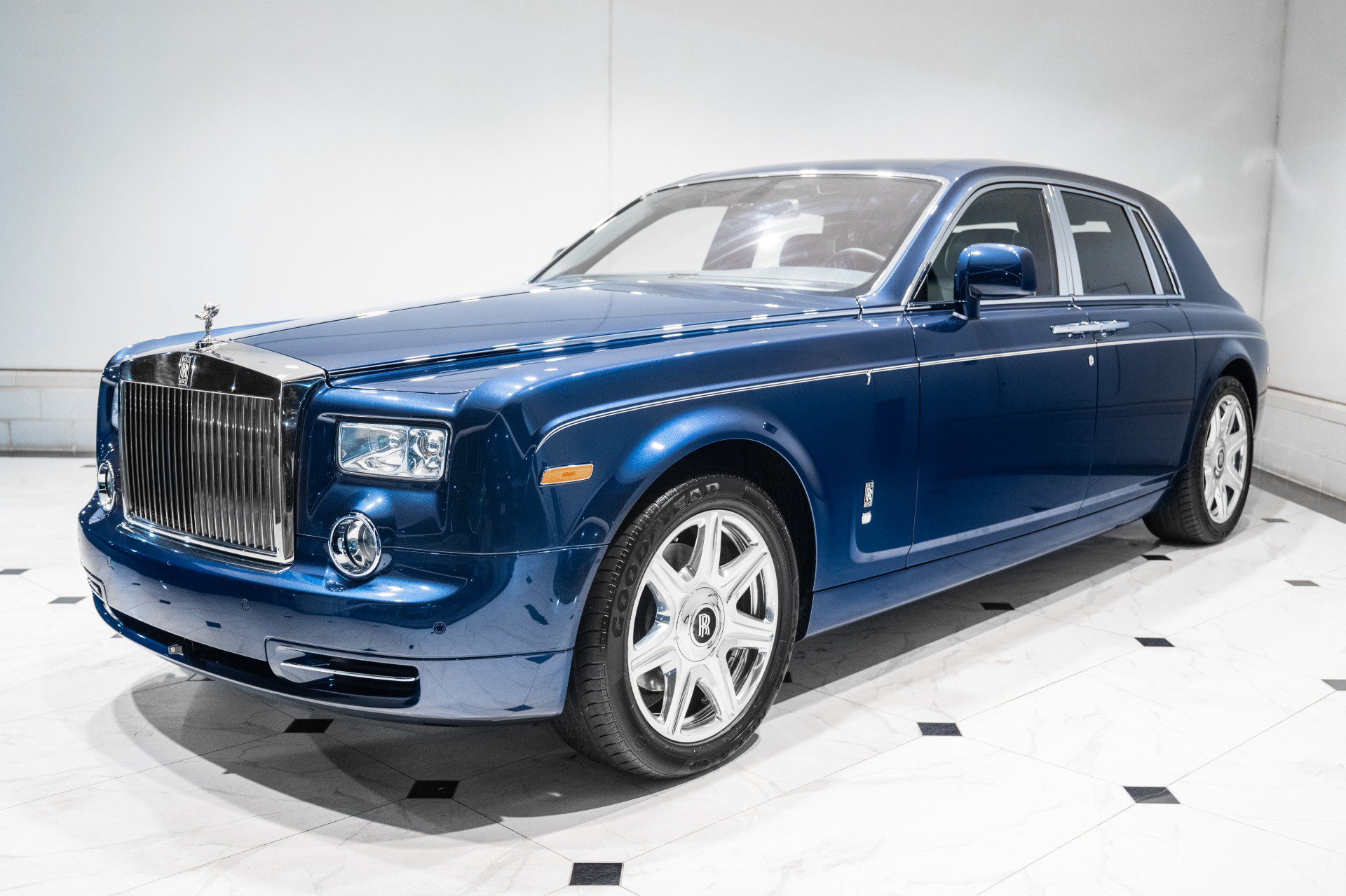 Used 2011 Rolls-Royce Phantom Sedan RWD image 5