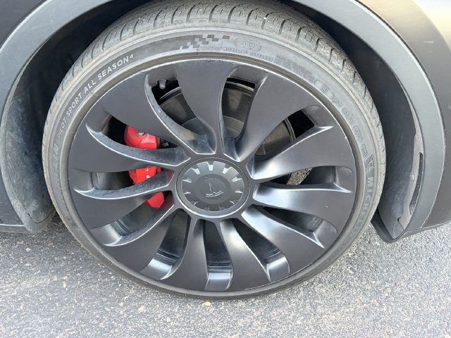 Used 2022 Tesla Model Y Performance AWD/4WD image 4