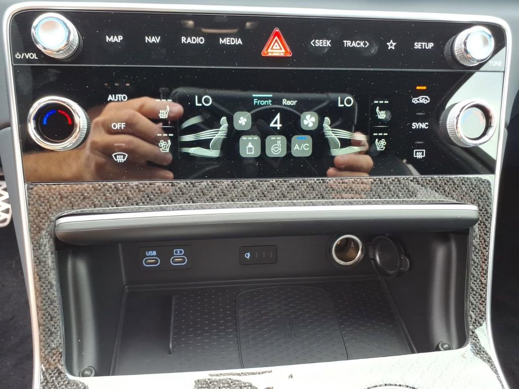 New 2026 Genesis GV80 3.5T e-SC AWD/4WD image 22