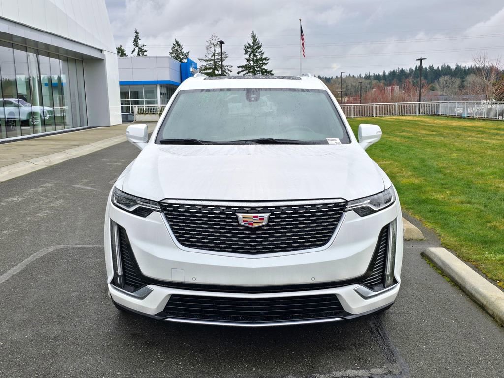 Used 2025 Cadillac XT6 Luxury image 8