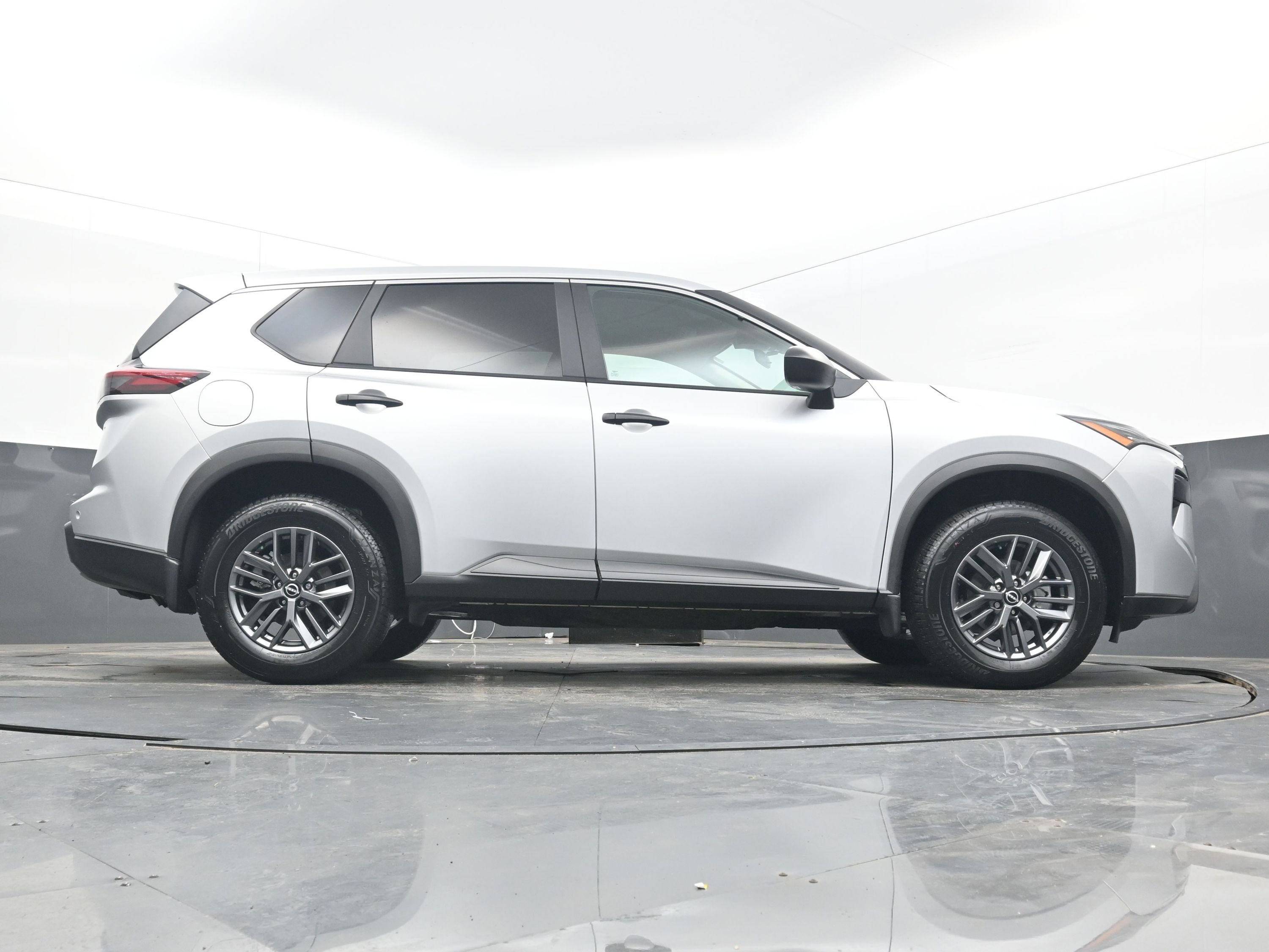 Certified 2025 Nissan Rogue S image 29