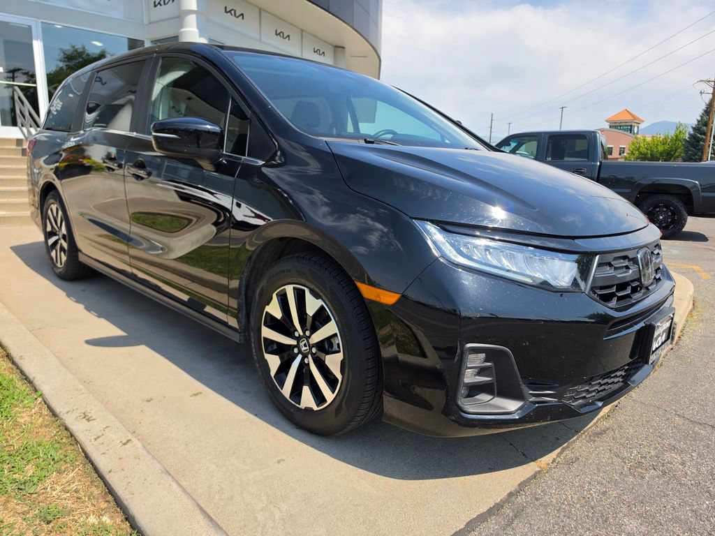 Used 2025 Honda Odyssey EX-L image 3