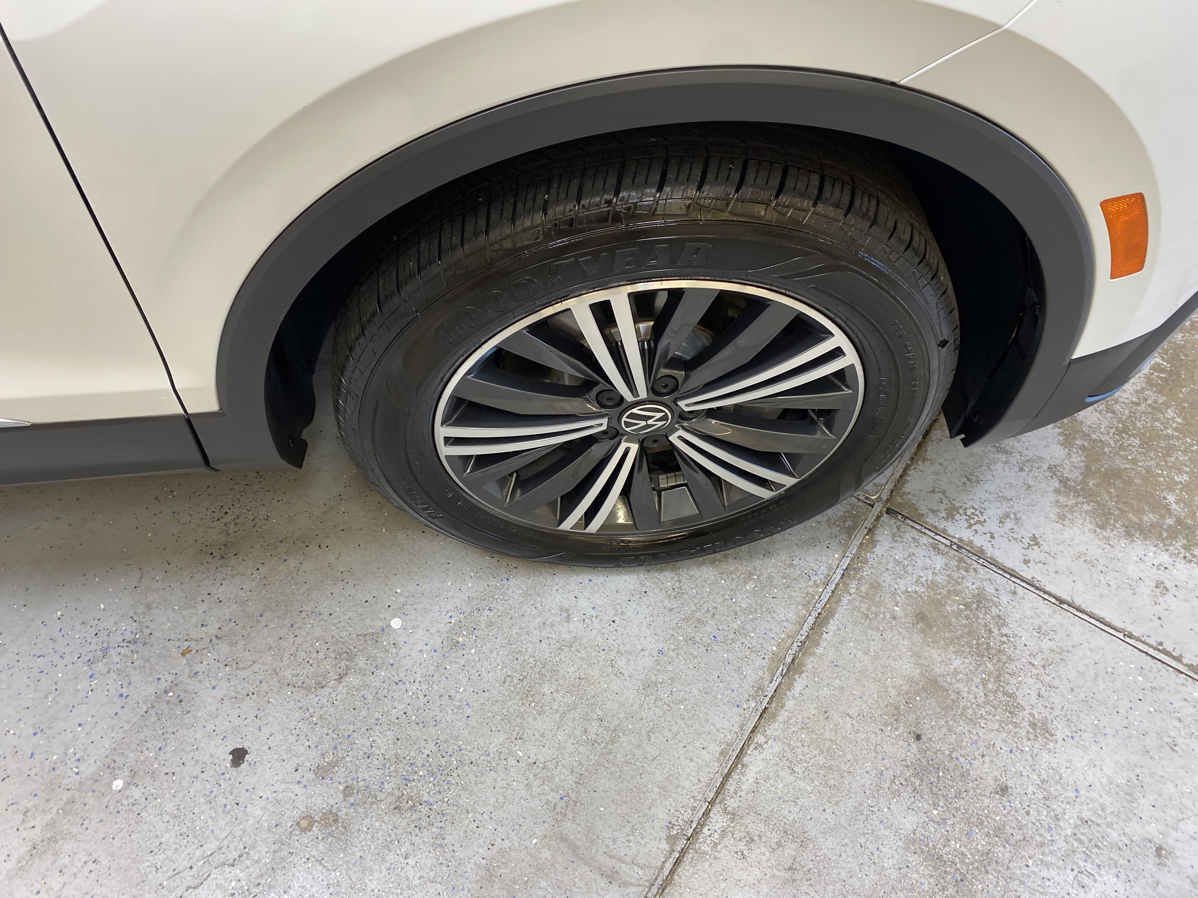 Used 2024 Volkswagen Tiguan SE image 14