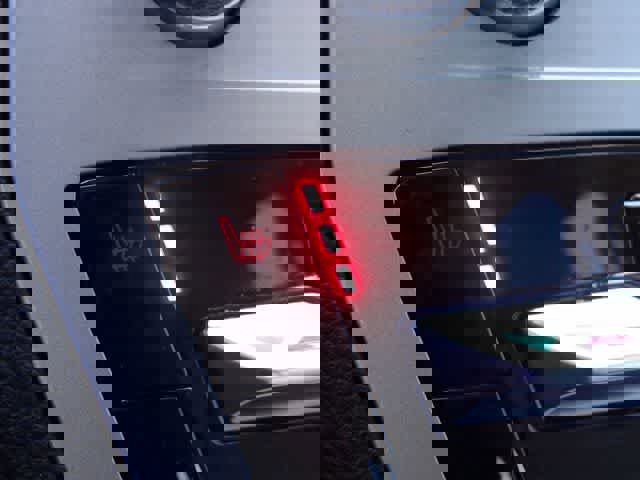 Used 2023 Ford Explorer XLT w/ Equipment Group 202A image 31