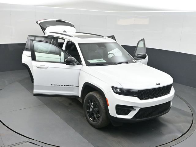 New 2025 Jeep Grand Cherokee Laredo image 50