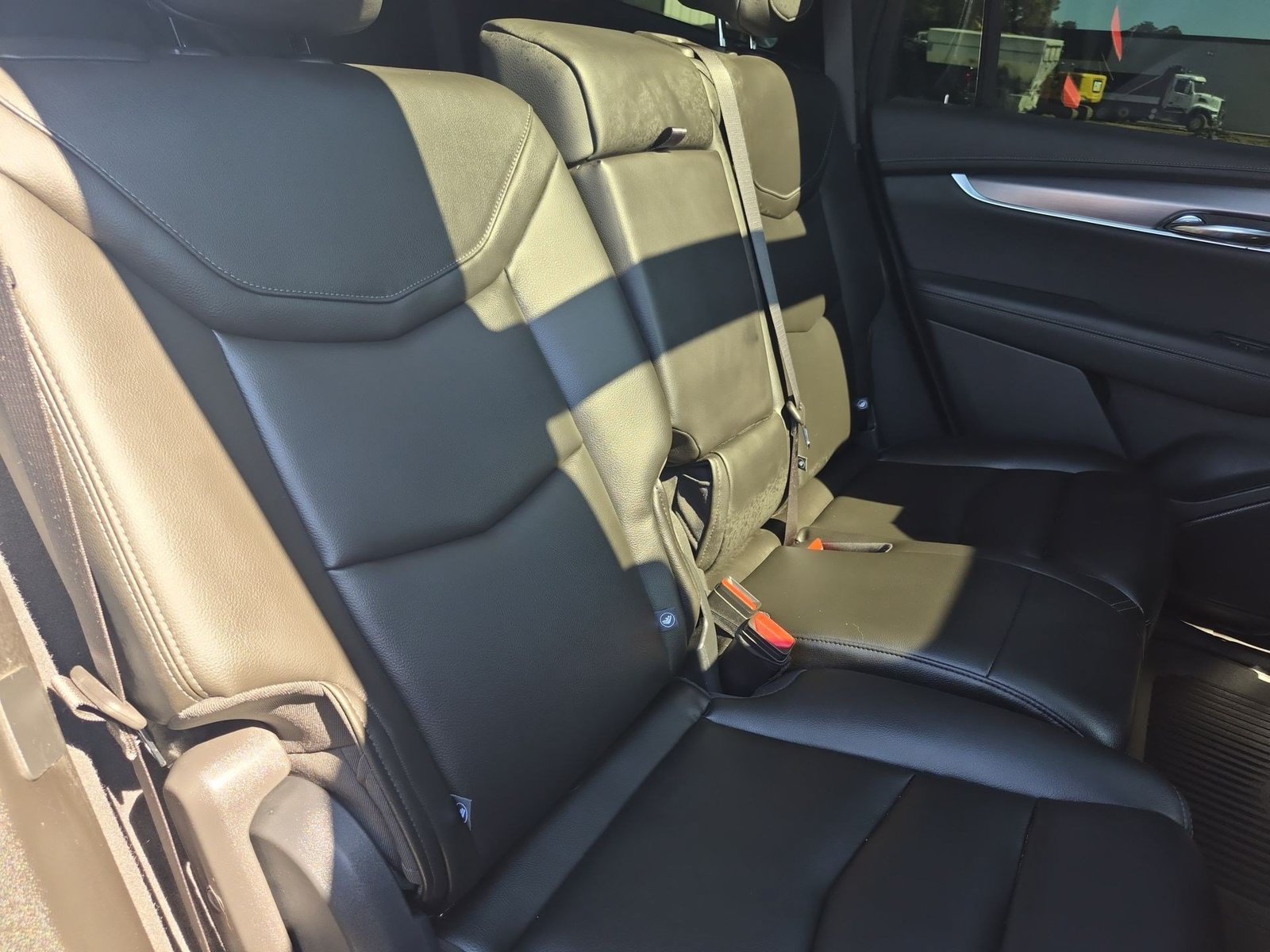 Certified 2024 Cadillac XT6 Luxury w/ LPO, Floor Liner Package AWD/4WD image 28