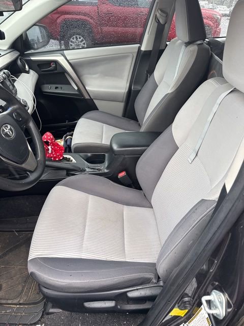 Used 2013 Toyota RAV4 XLE image 3