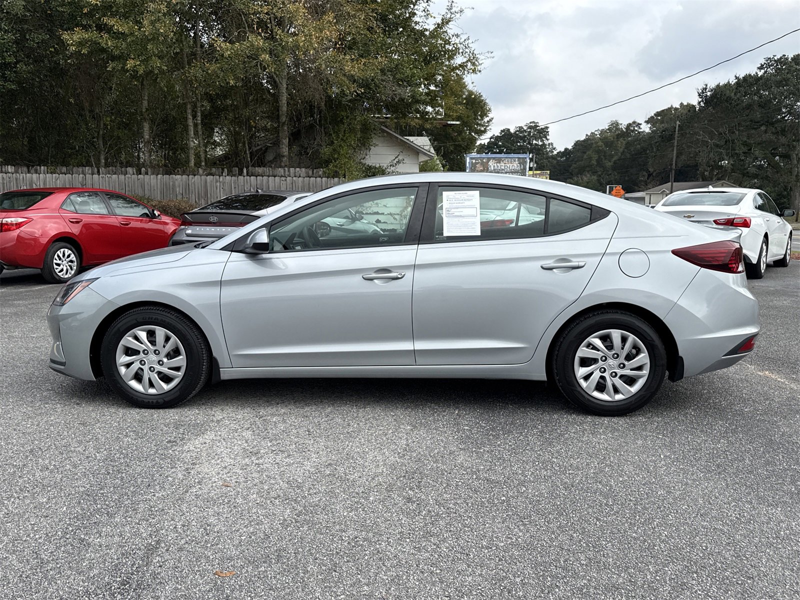 Used 2020 Hyundai Elantra SE w/ Cargo Package (C1) image 2