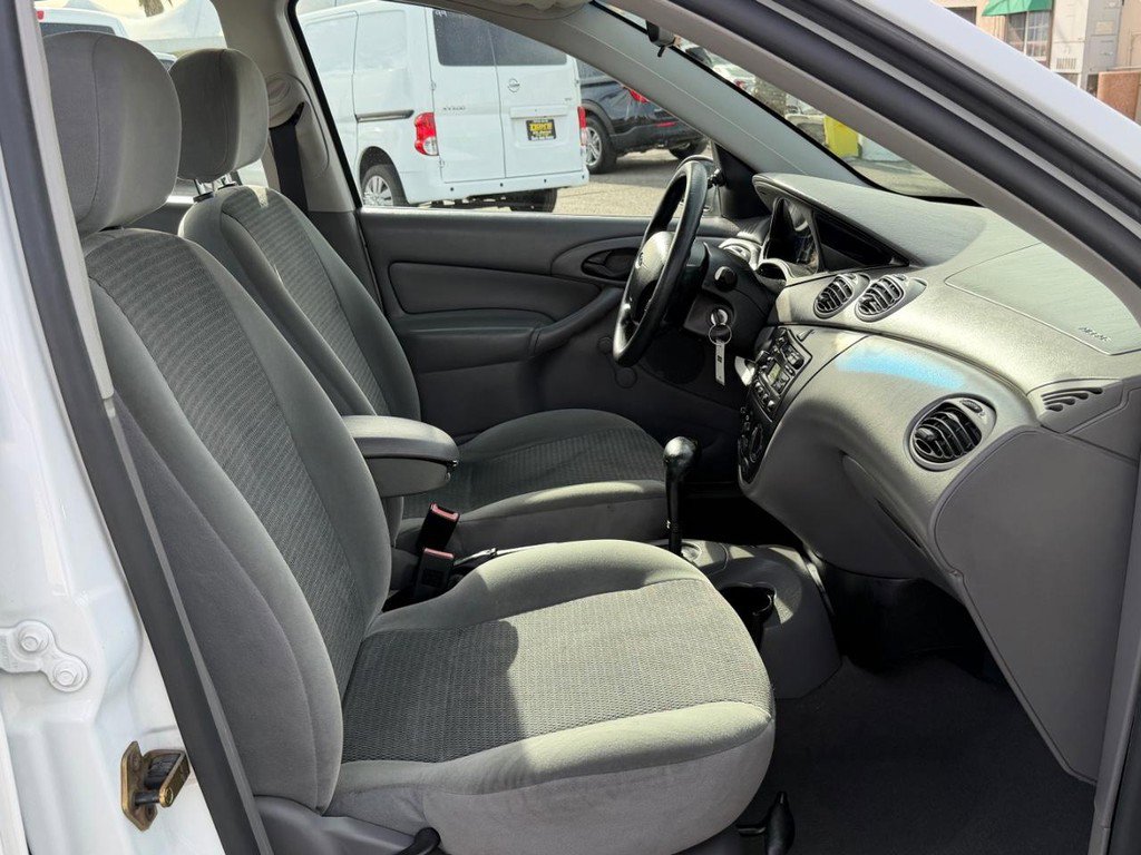 Used 2003 Ford Focus LX image 21