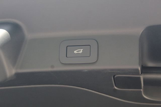 New 2026 Jaguar F-PACE R-Dynamic S image 13