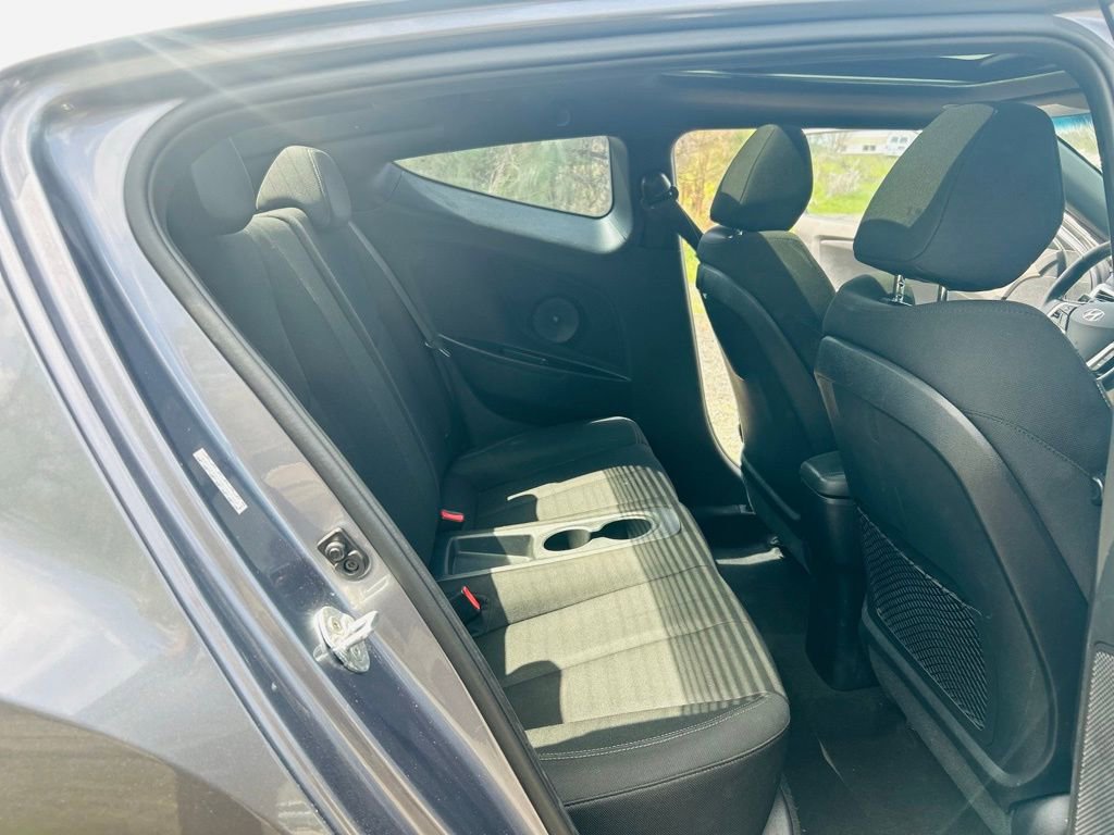 Used 2017 Hyundai Veloster image 25