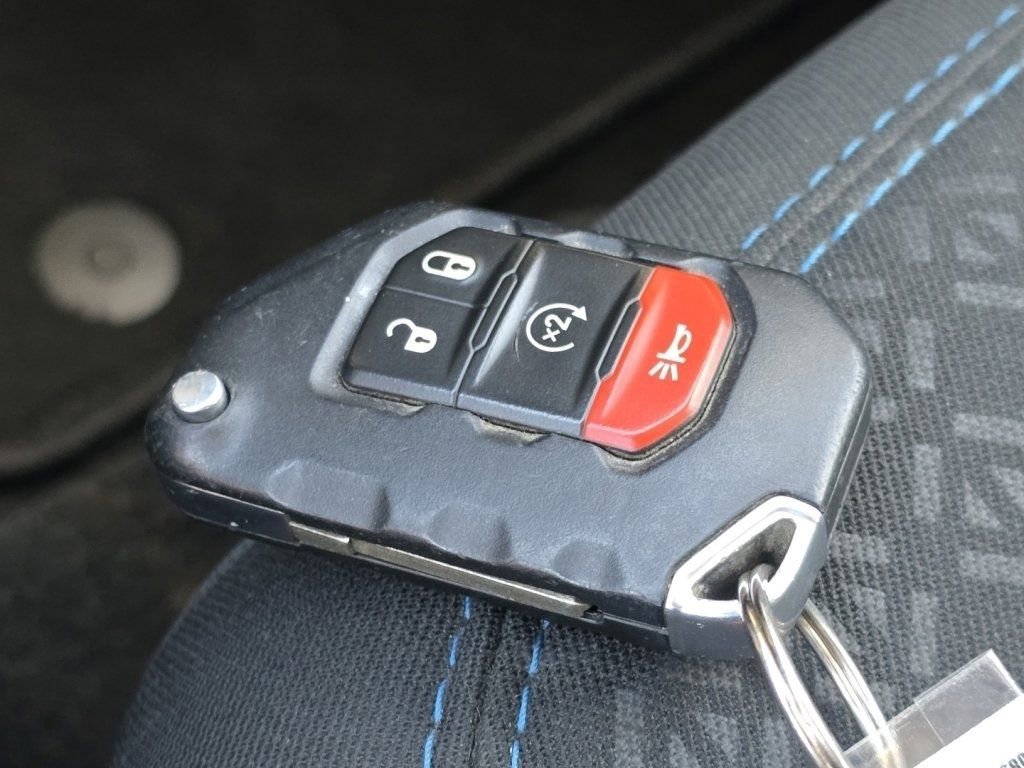 Used 2021 Jeep Wrangler Sport image 31