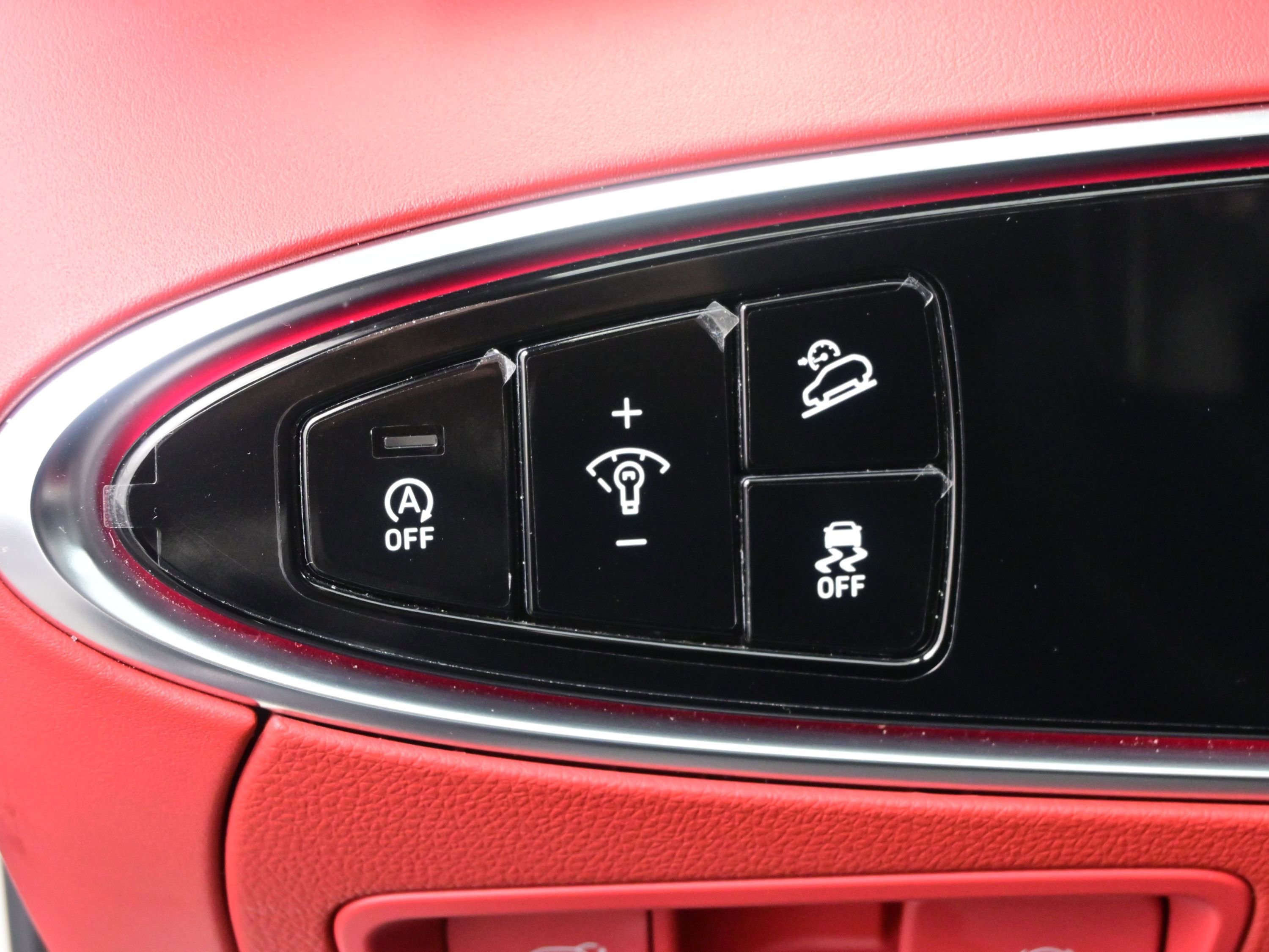 Certified 2023 Genesis GV70 2.5T w/ Sport Prestige Package image 31