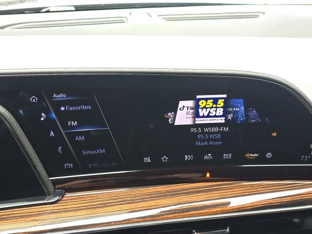 Used 2024 Cadillac Escalade Premium Luxury AWD/4WD image 36