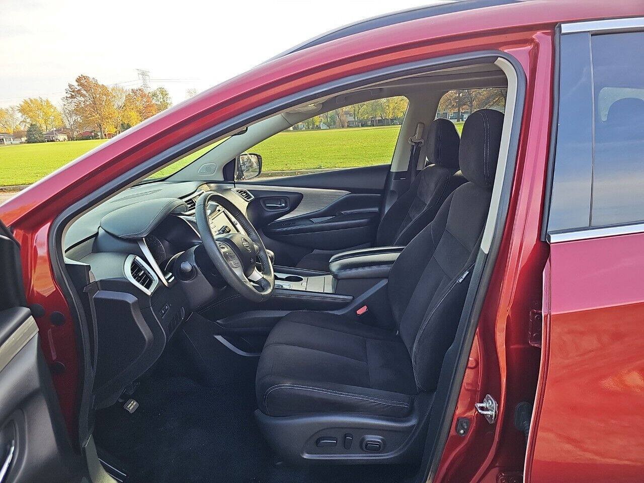 Used 2015 Nissan Murano SV w/ Premium Package AWD/4WD image 11