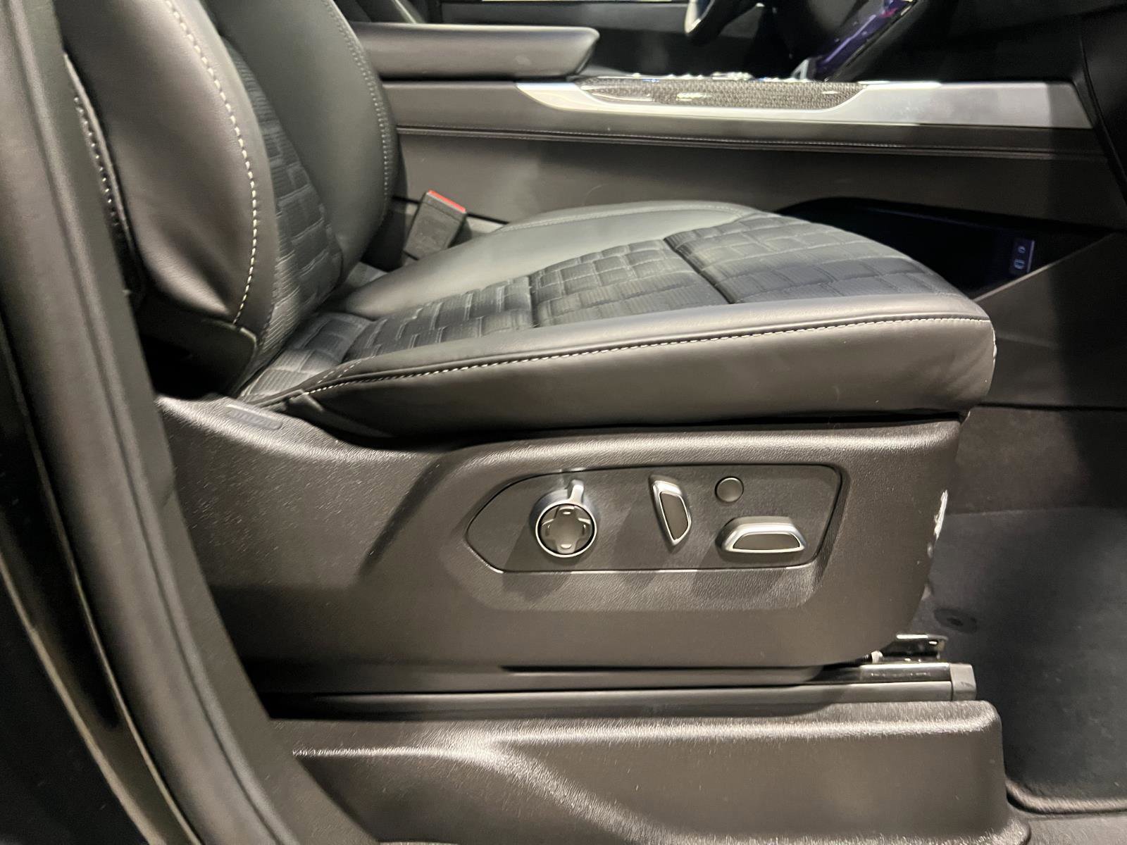 Used 2026 Cadillac Escalade V image 47