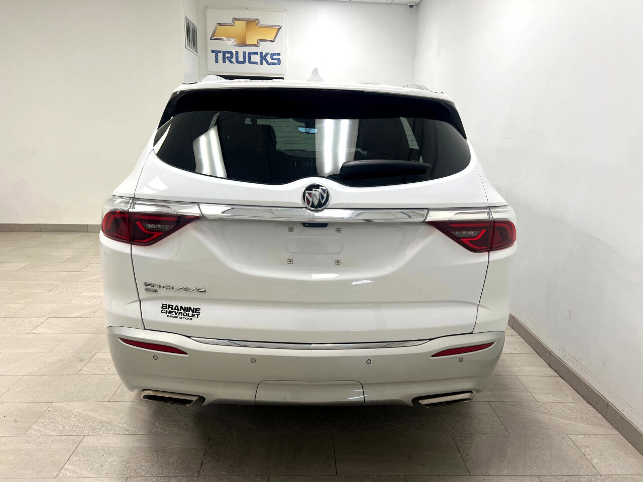 Used 2024 Buick Enclave Premium image 13