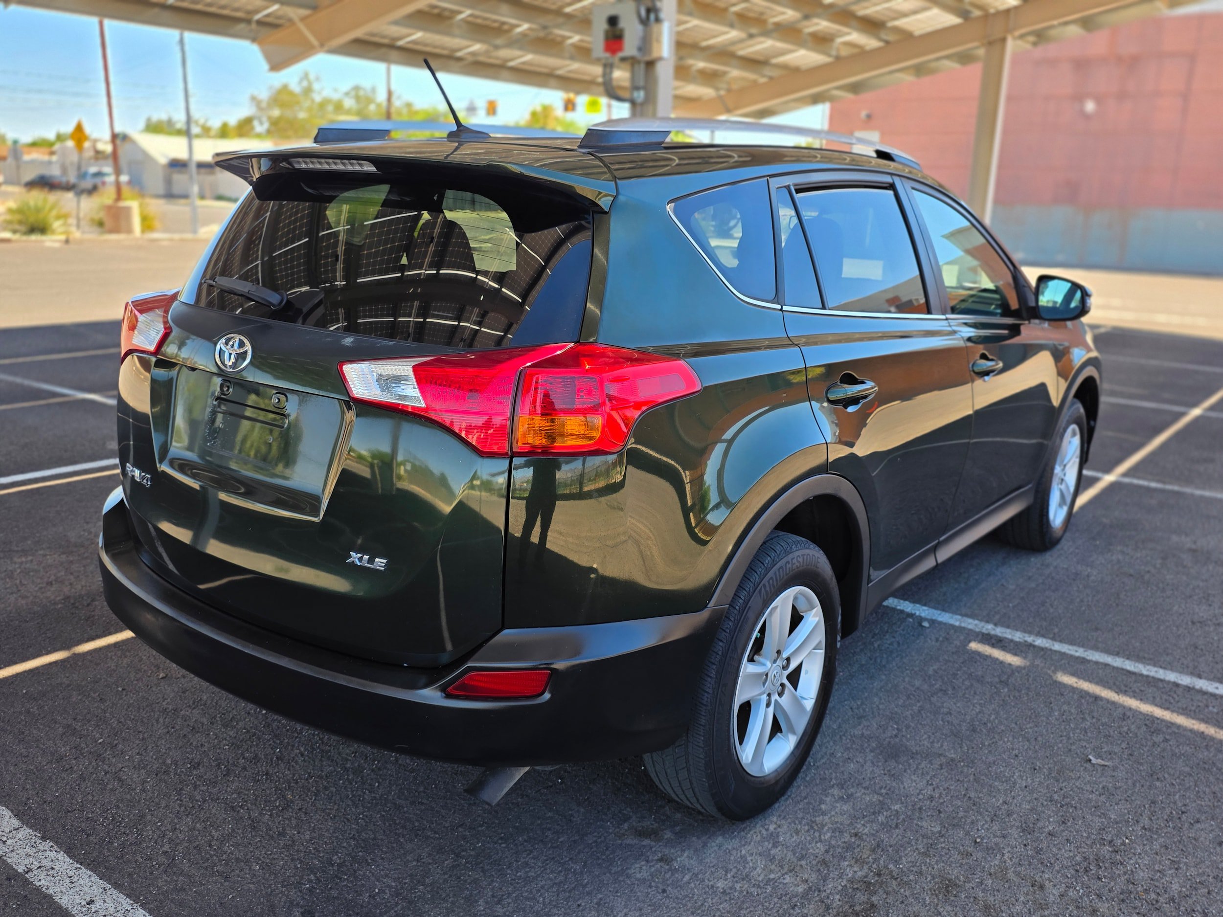 Used 2013 Toyota RAV4 XLE FWD image 5