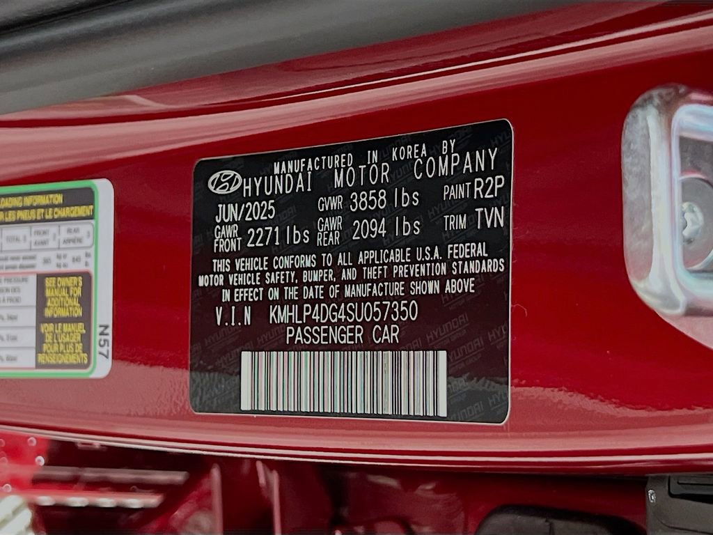 New 2025 Hyundai Elantra Limited image 27