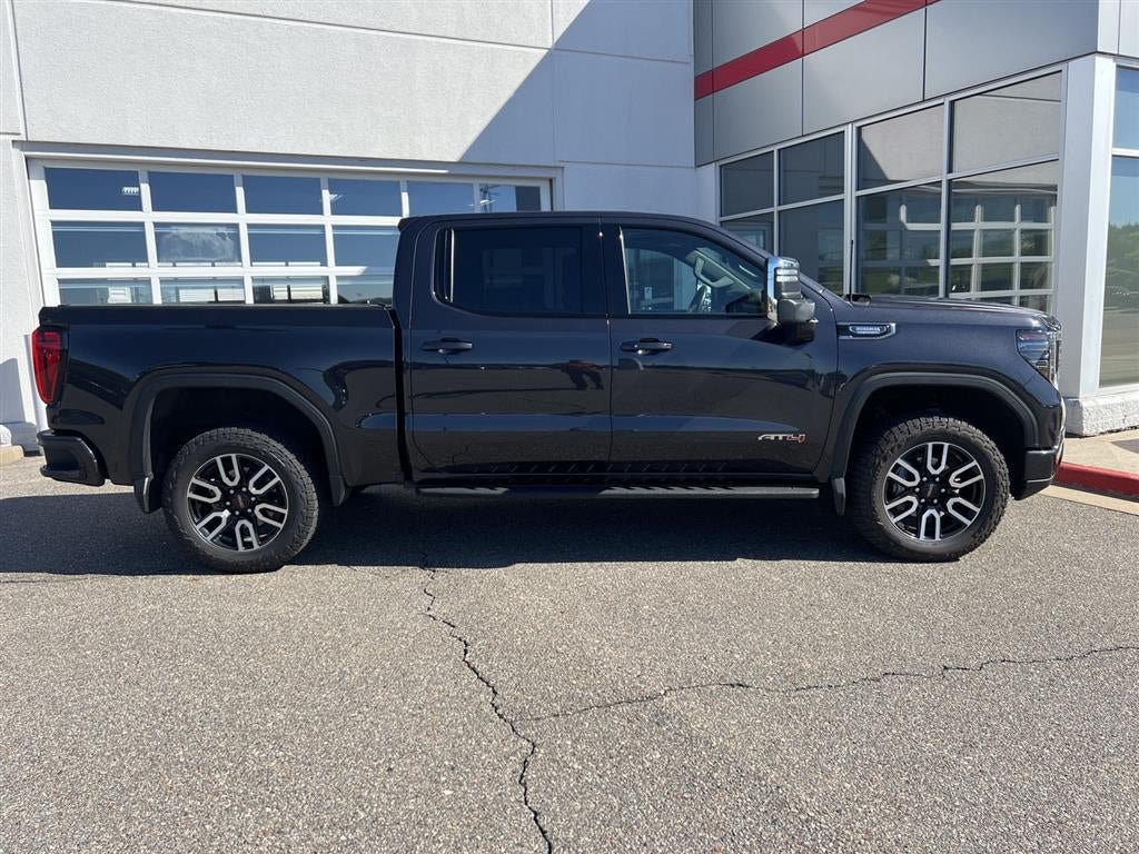 Used 2024 GMC Sierra 1500 AT4 w/ Technology Package AWD/4WD image 23