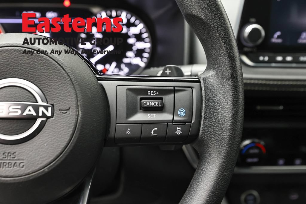 Used 2023 Nissan Rogue SV AWD/4WD image 15