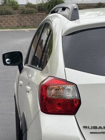 Used 2016 Subaru Crosstrek 2.0i Premium w/ Moonroof Package AWD/4WD image 12