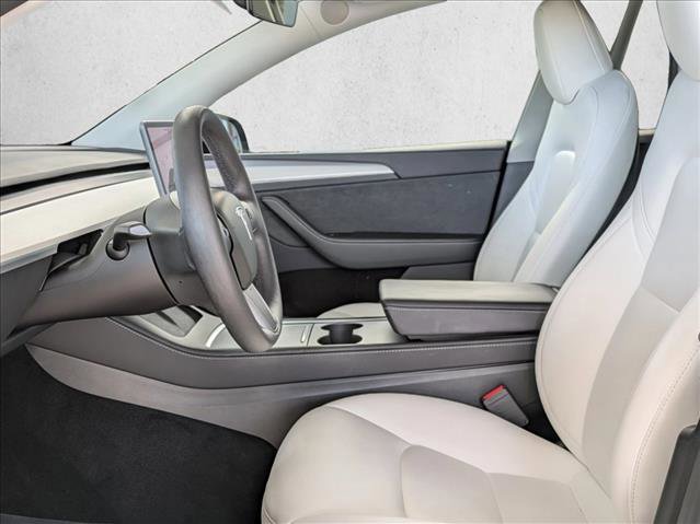 Used 2024 Tesla Model Y Long Range AWD/4WD image 18